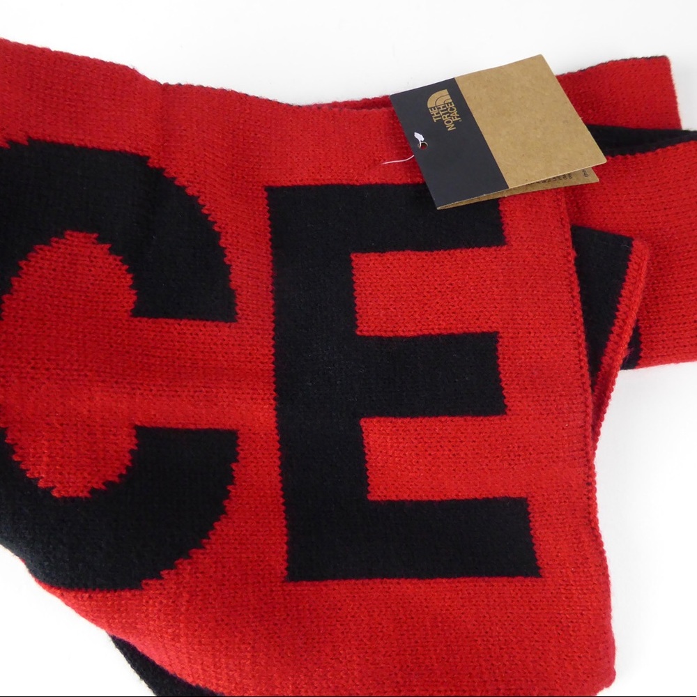 The North Face Reversible Logo Scarf TNF NWT Red - Picture 6 of 7